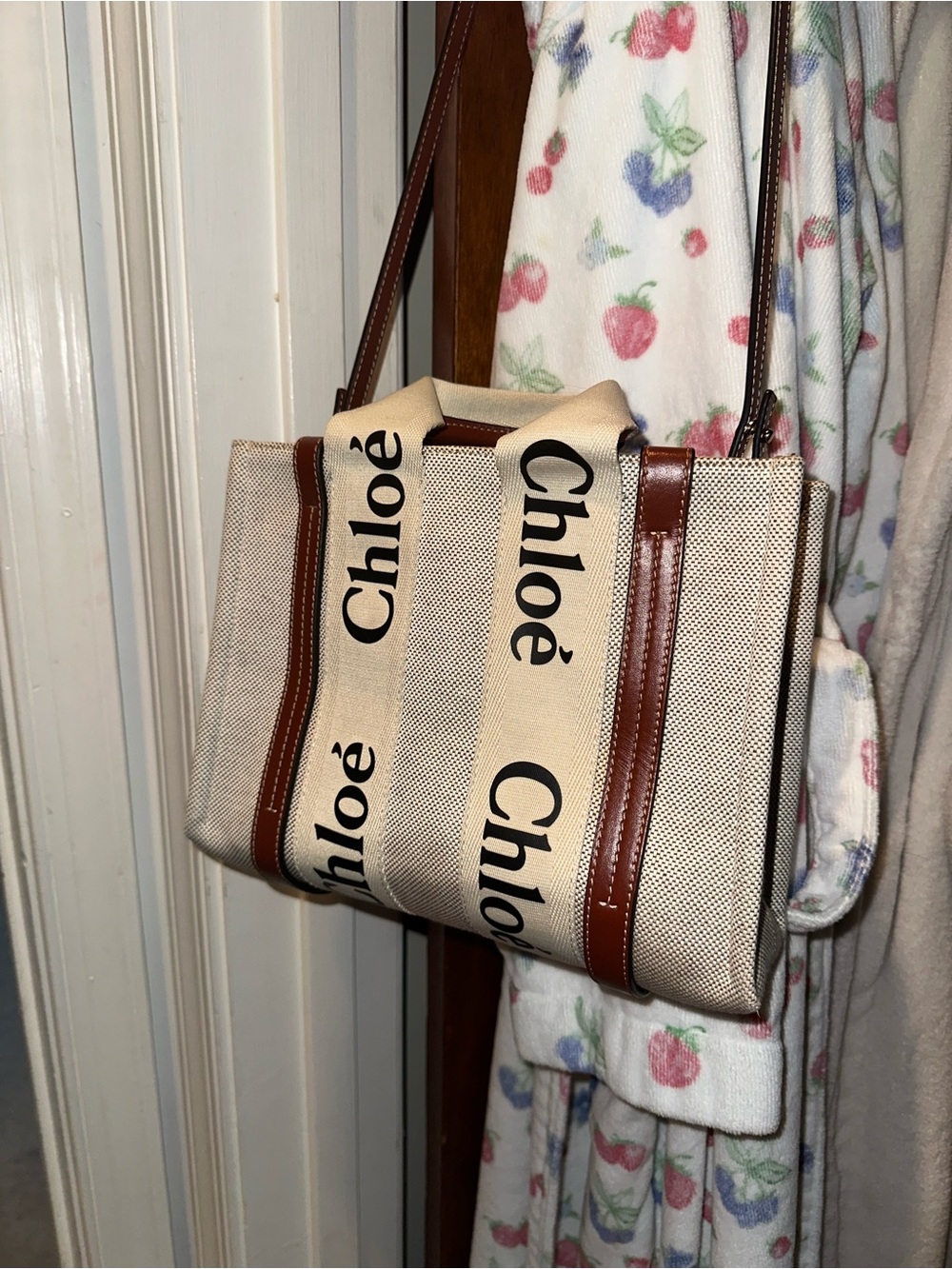 Chloe Small Woody Tote Bag - Picture 7 of 15